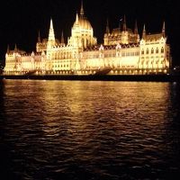 リバービューの部屋だと　室内からこういう夜景が見られます