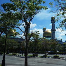 男性用、女性用のモスクが並んでいる。