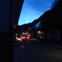 旧宿場を走る100円バス