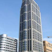 現代的な高層ビルです。