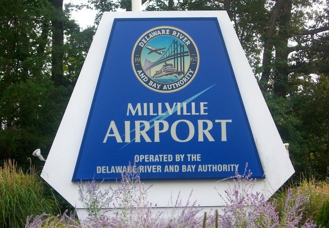 ミルビル空港 (MIV)