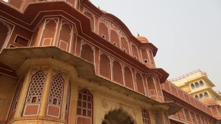 今もマハラジャが住む美しいパレス