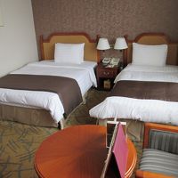 セミダブルとシングルの寝台。柔らかすぎず固さはぴったりでした