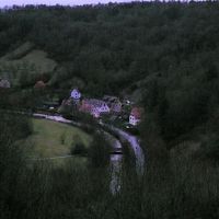 タウバー川を見下ろす