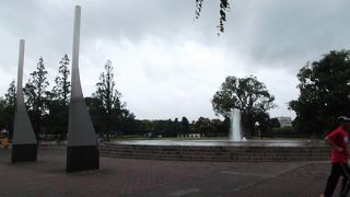 明るい公園、多目的多彩で訪れる価値あり