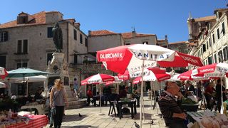 規模は小さいです