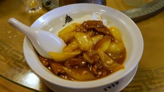 名物　中華街のビーフカレーとスープたっぷりの小龍包がおすすめ