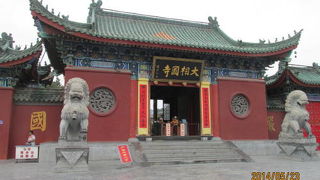 １５００余の歴史を持つ著名な仏教寺院である。