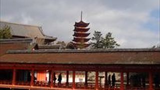 厳島神社より見えるこの五重塔がおすすめです。