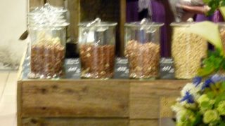 ナッツやドライフルーツを量り売り！