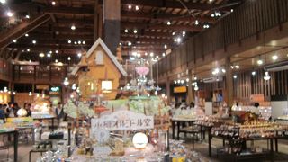 売り場が意外と奥まで広い