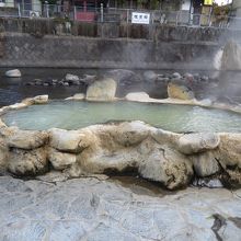 長湯の象徴、ガニ湯温泉