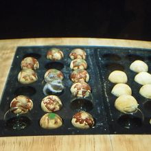 たこ焼きに入るタコ（−−；）ナンセンスな水槽がウケる。。。