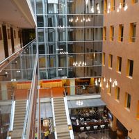 ロービーの吹き抜け。