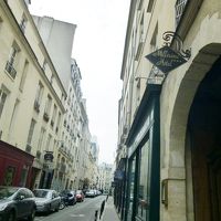 通りからの見かけはこんな程度だが・・・