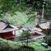 鳳来寺山中にある徳川家に所縁のある神社です