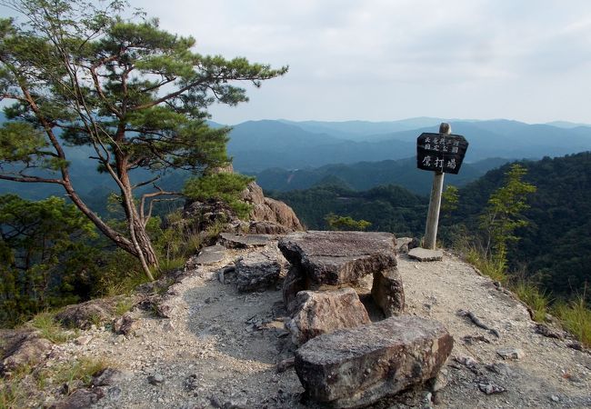 鳳来寺山