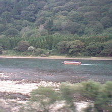 川下りらしき屋形船も見えました。