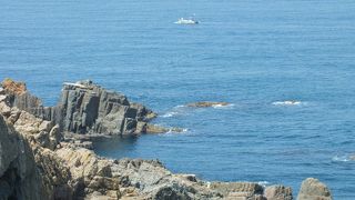 目の前に美しい日本海が広がっています