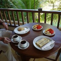 ホットサンド、クレープ、コーヒー、ジンジャーティー、フルーツ