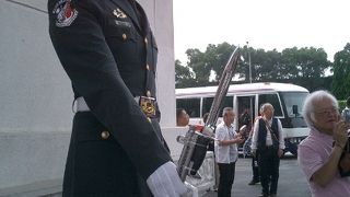 若い兵士が凛々しい