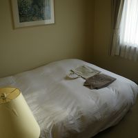 左のバッグは大浴場への手提げ袋です