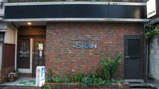 さみしげな通りだったのですが