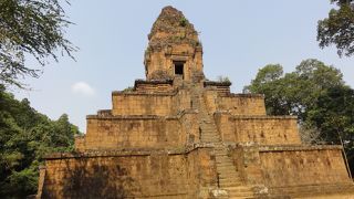 アンコールトムのお堀の外側にたたずむ寺院・バクセイ チャムクロン