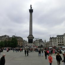 ナショナルギャラリー側から見た広場です。