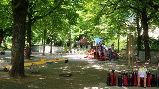 ベルンの家族連れスポット-バラ公園【スイス情報.com】