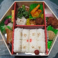 中身は中華風のメニューになっていました