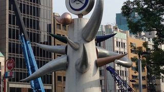 オブジェが目印。