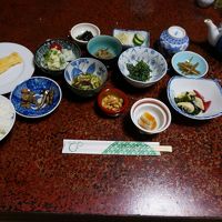 品数いっぱいの和風の朝食