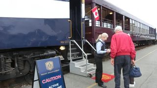 鉄道にはカナダラインとロッキーマウンテン号に乗りました