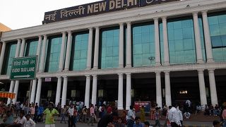 夜行列車でデリーからバラナシへ