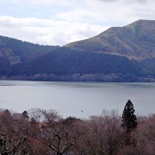 芦ノ湖を見下ろす高台にあるホテルジャパン箱根