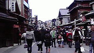 おかげ横丁は伊勢神宮の参道へと繋がります