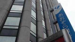 横浜西口では知られている高層ビル