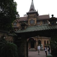 正面入り口から、ホテルっぽくありません