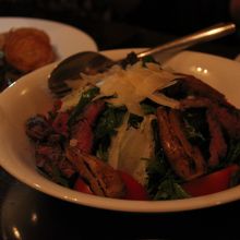 牛肉のサラダ440.000ドン