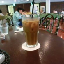 妹が頼んだアイスコーヒー。