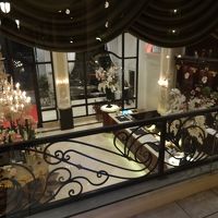 豪華なフロント