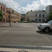 朝のセナド広場