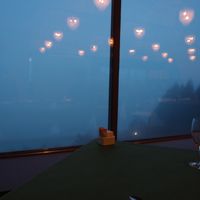 レストランからの眺め（霧がはれると夜景を楽しめます。）