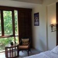 部屋は古いが掃除も行き届いていてきれい