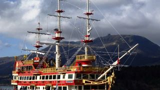 箱根観光船（箱根海賊船）が人気の芦ノ湖観光