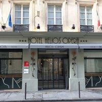 繁華街の裏通りです