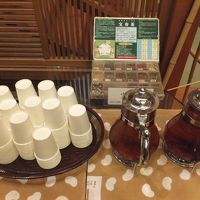 風呂上りには、冷たいお茶とマッサージチェア♪