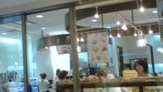 ミオの中にあるパン屋です。