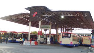 フェリーターミナル至近のバスターミナル